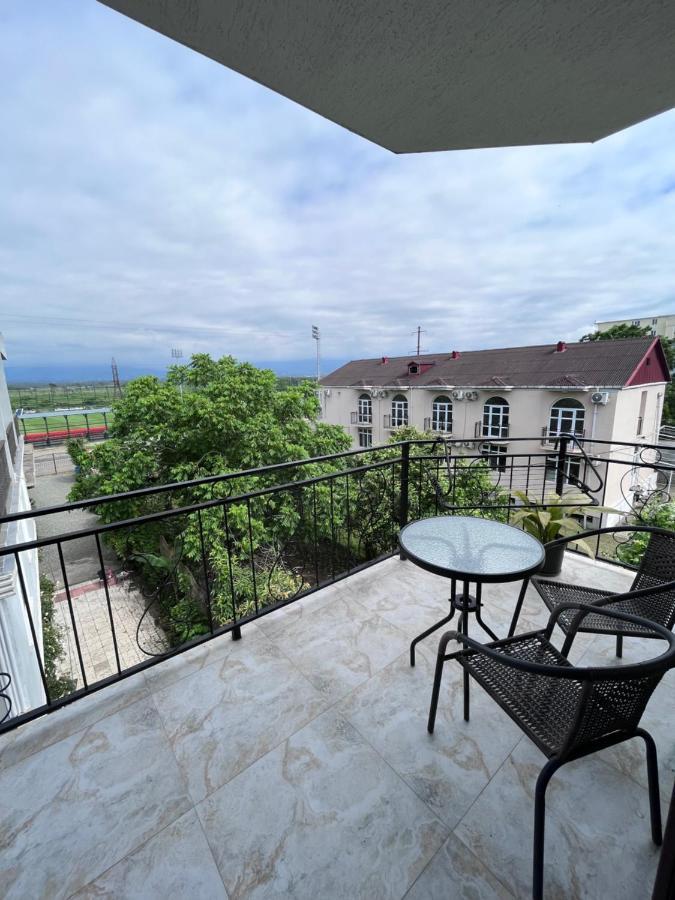 Guest House Madonna Kobuleti Exterior foto